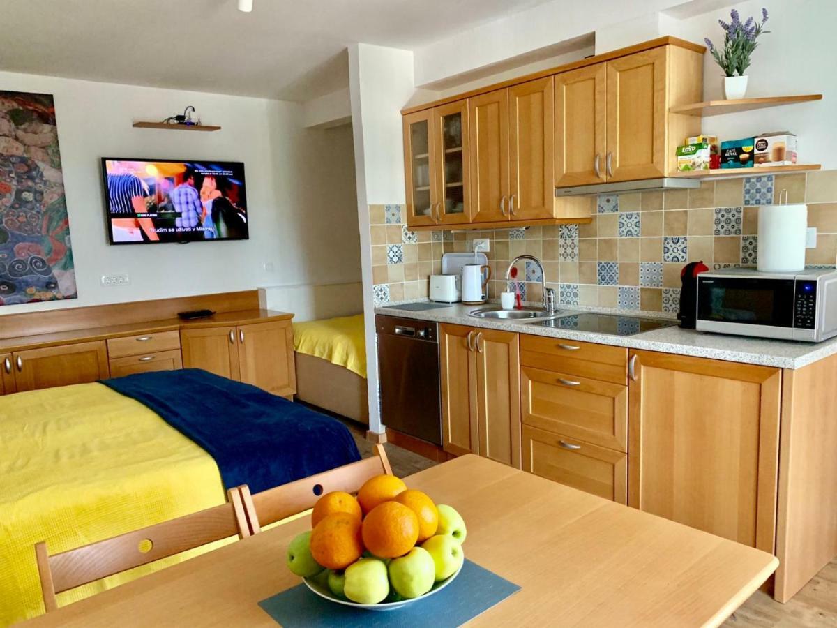 סטרוניאן Villa Yadranka מראה חיצוני תמונה